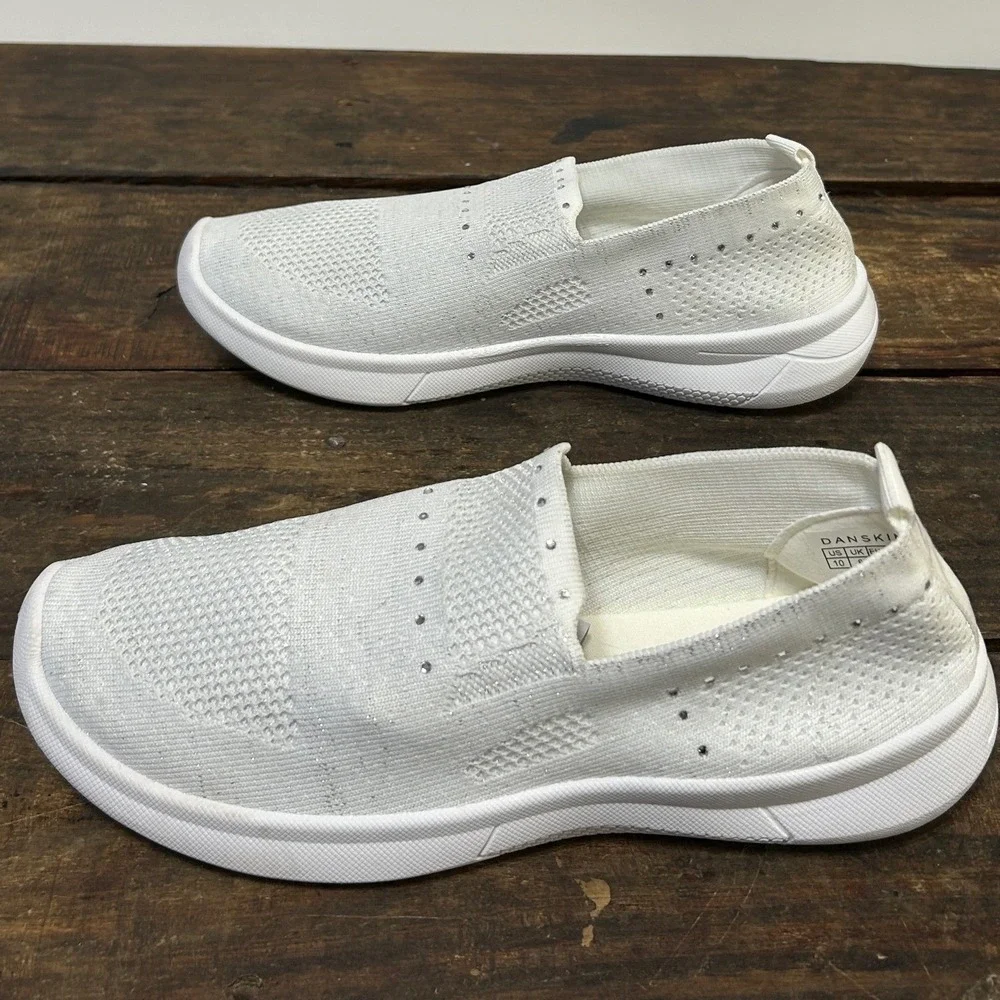 Danskin Womens Allure Slip On Sneakers Shoes Sz 10 White Embellished Sleek Vegan
